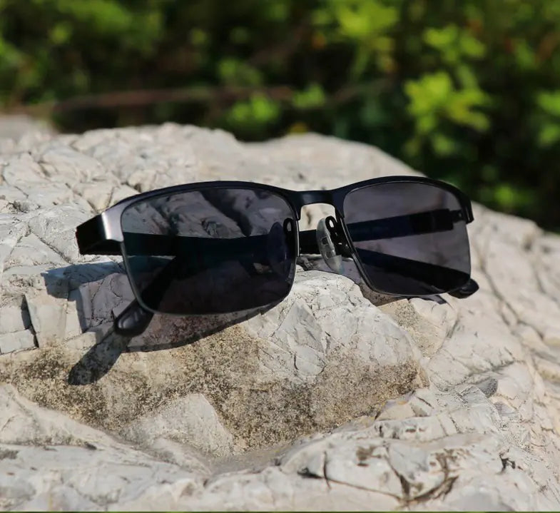 Smart Color-Changing  Glasses for Men and Women